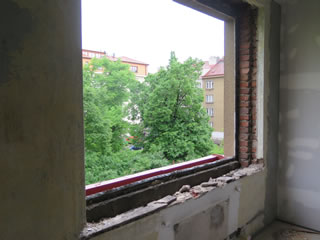Stav po demontáži starých oken